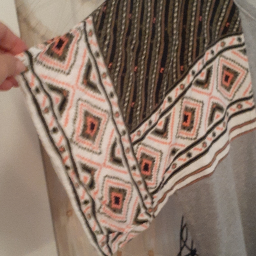 Top - Picture 2 of 2